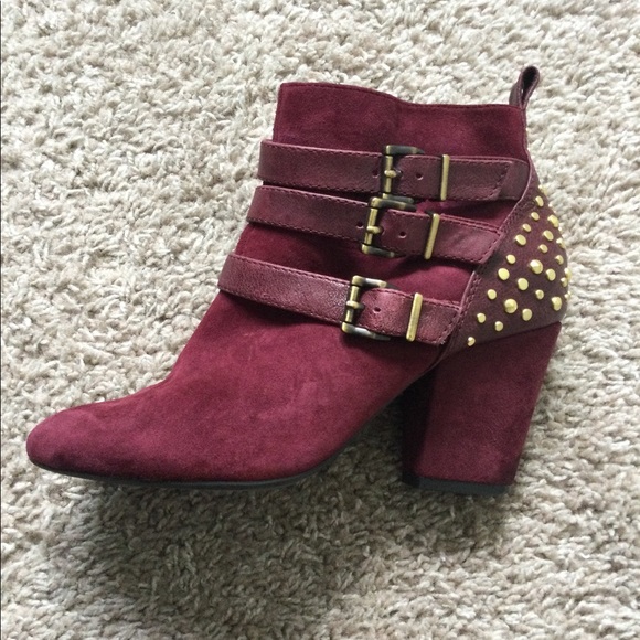 Jessica Simpson Women’s Catie Booty - Picture 8 of 16